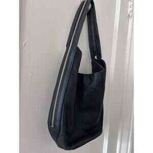 Vince Camuto Pebbled 100% Genuine Leather Tote Purse Zipper Strap